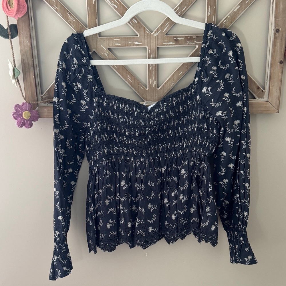 American Eagle Scalloped Sweetheart Floral Black Top - Picture 2 of 6